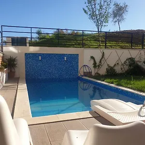 Stylish Two Bedroom House With Private Pool Villa Tirana